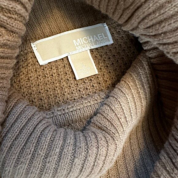 Woman cotton sweater Michael Kors Tan with Turtleneck. Size large - Picture 2 of 3